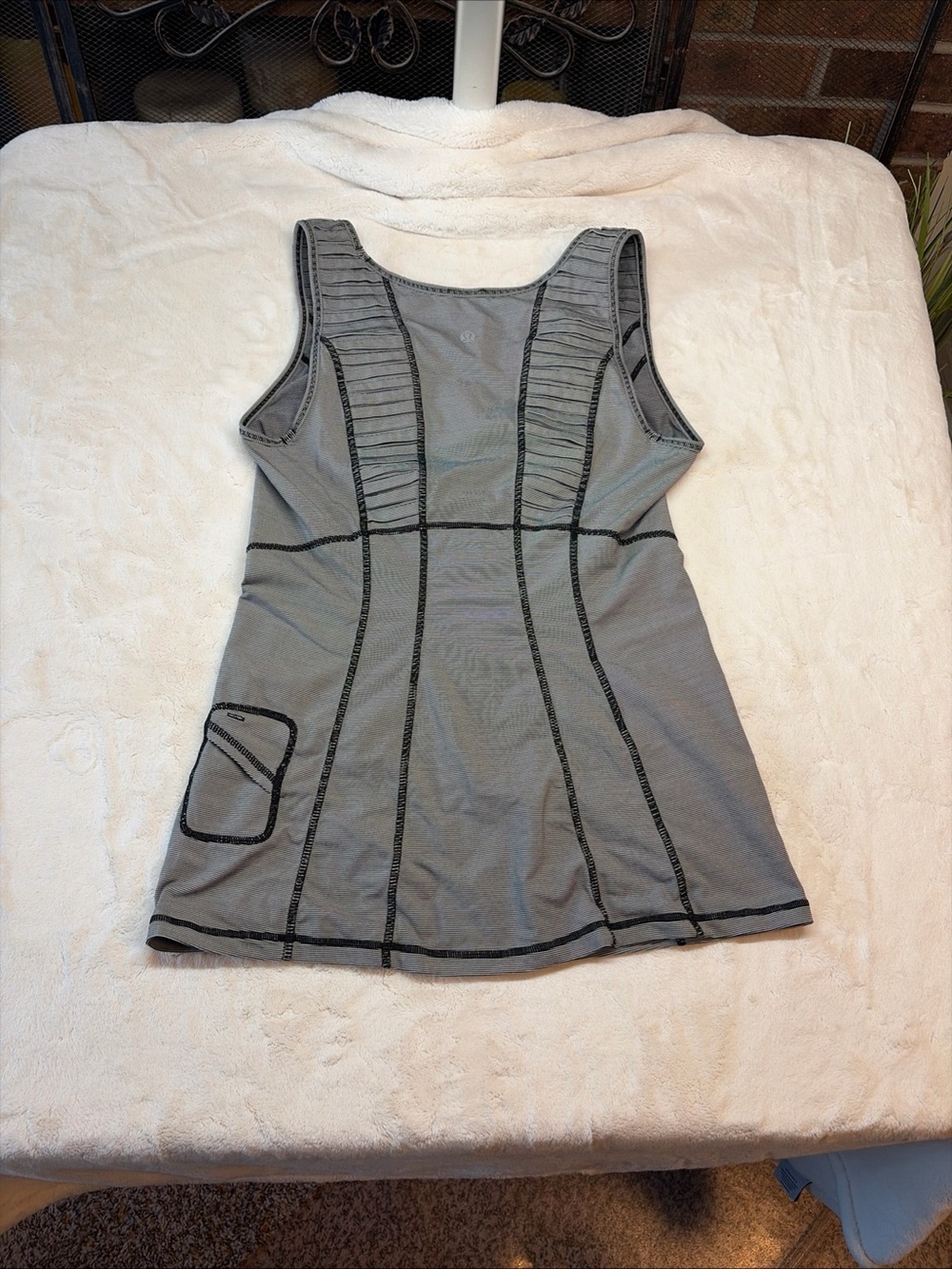 Lululemon Tank Ruched Striped W/ Pocket Gray/Black Sz 8